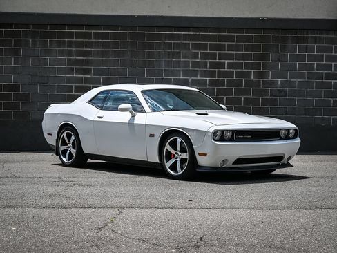 Used 2012 Dodge Challenger SRT8 w/ Premium Sound Group RWD image 2