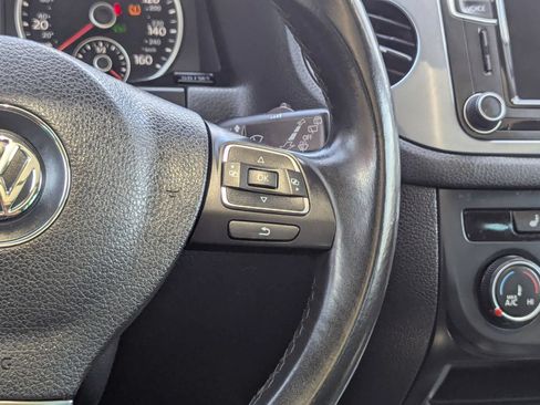 Used 2016 Volkswagen Tiguan SE FWD image 18
