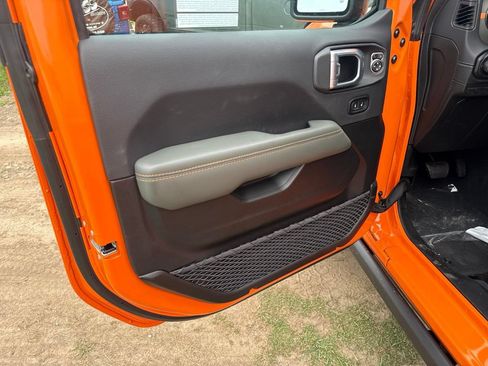 New 2026 Jeep Gladiator Mojave AWD/4WD image 18