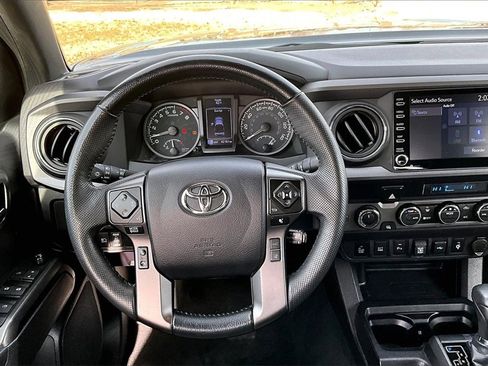 Used 2023 Toyota Tacoma TRD Off-Road image 5