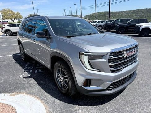 Certified 2025 GMC Acadia Elevation FWD image 12