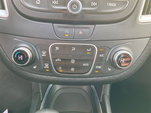 Used 2024 Chevrolet Malibu LT image 20