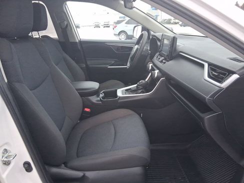 Used 2022 Toyota RAV4 LE image 13