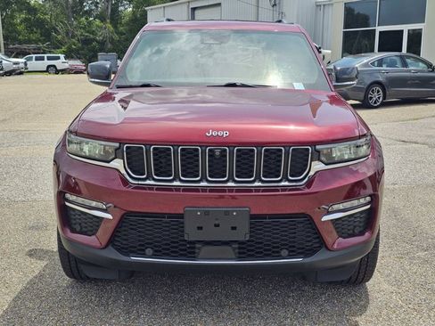 Used 2023 Jeep Grand Cherokee Limited w/ Luxury Tech Group II AWD/4WD image 2