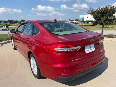 Used 2020 Ford Fusion SE FWD image 18