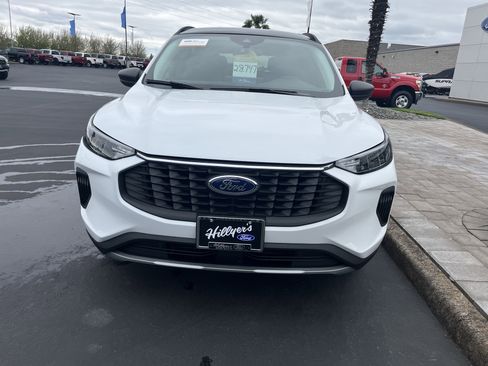 Certified 2025 Ford Escape Active w/ Active Premium Tech Pack AWD/4WD image 5