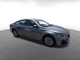 Used 2025 Nissan Altima 2.5 SV FWD video 2