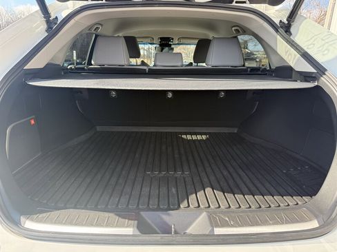 Used 2021 Toyota Venza XLE w/ Softex Package image 27