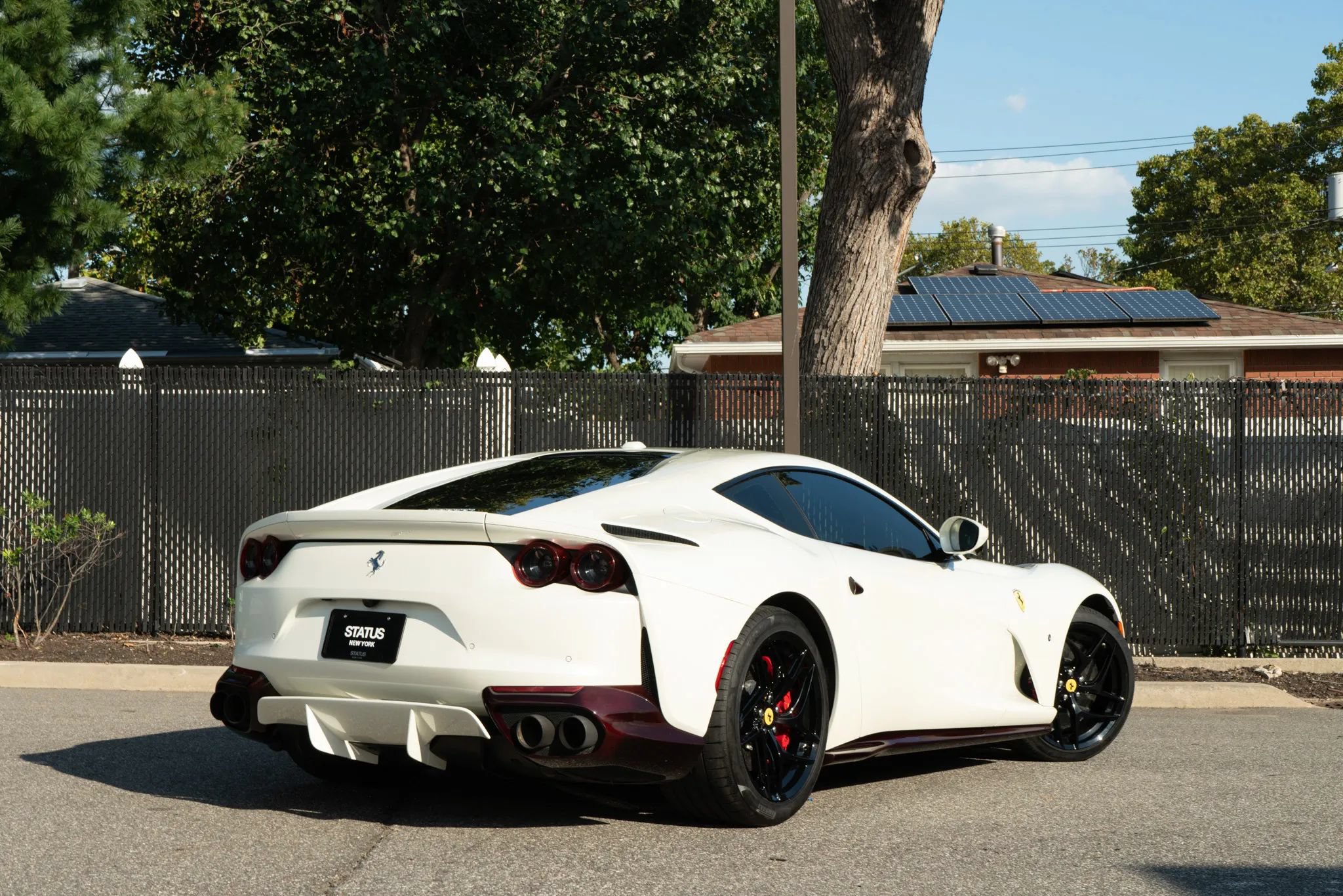 Used 2020 Ferrari 812 Superfast RWD image 9