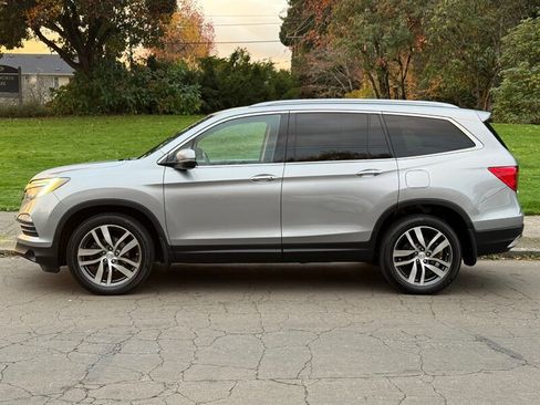 Used 2016 Honda Pilot Touring image 2