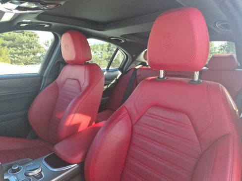 Used 2024 Alfa Romeo Giulia Veloce image 15