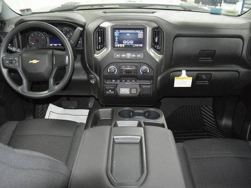 Used 2024 Chevrolet Silverado 3500 W/T image 31