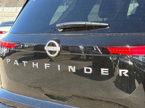 New 2026 Nissan Pathfinder SV image 9
