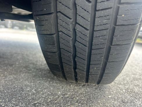 Used 2012 Nissan Versa SL w/ SL Tech Pkg image 12