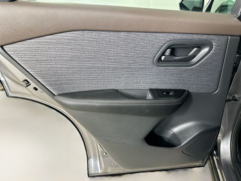 Used 2021 Nissan Rogue S FWD image 31