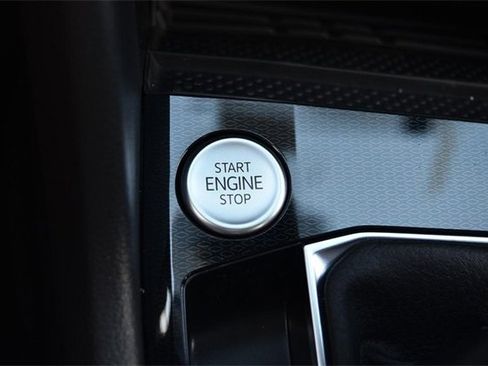 New 2025 Volkswagen Taos SE image 16