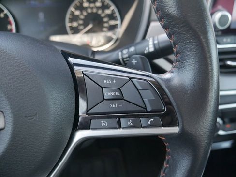 Used 2023 Nissan Altima 2.5 SR FWD image 32