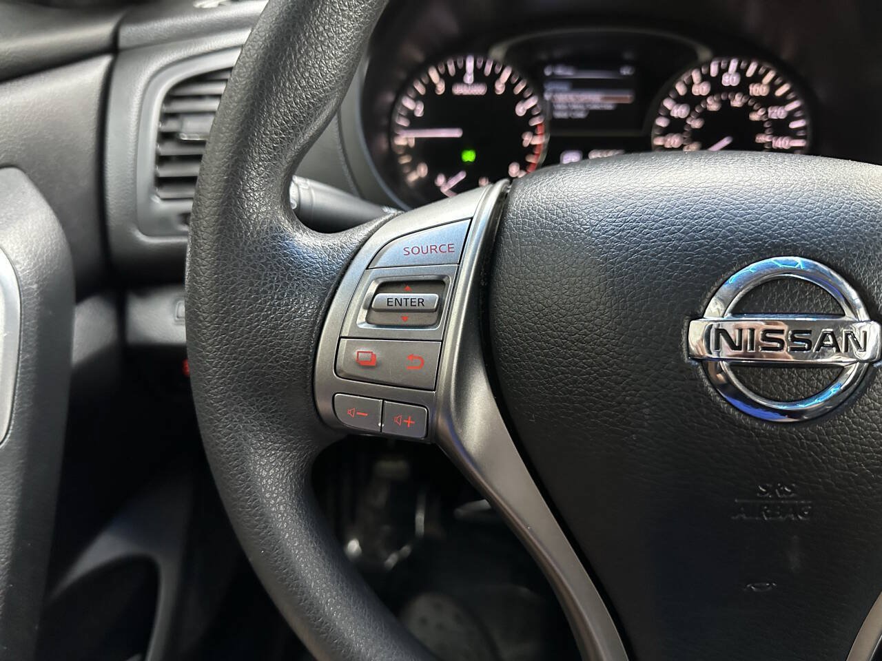 Used 2014 Nissan Altima 2.5 S w/ Display Audio Package FWD image 21