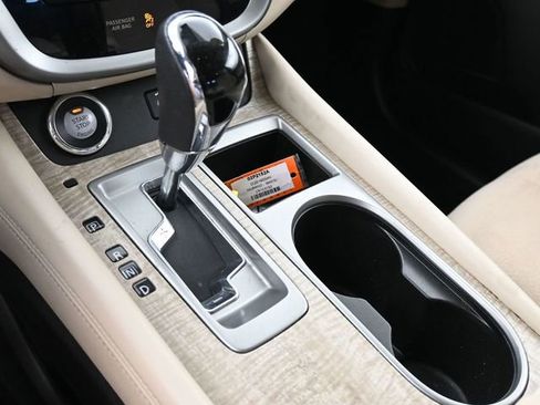 Used 2020 Nissan Murano SV image 23