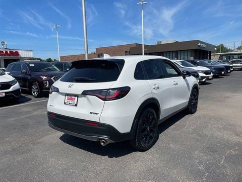 Used 2024 Honda HR-V Sport image 4