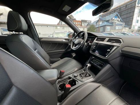 Used 2022 Volkswagen Tiguan SE R-Line AWD/4WD image 17