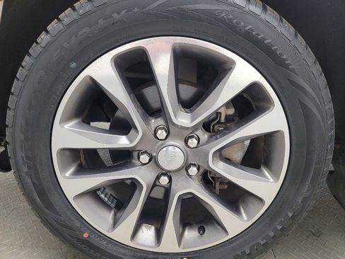 Used 2018 Jeep Grand Cherokee Overland AWD/4WD image 31
