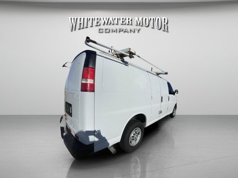 Used 2017 Chevrolet Express 2500 image 5