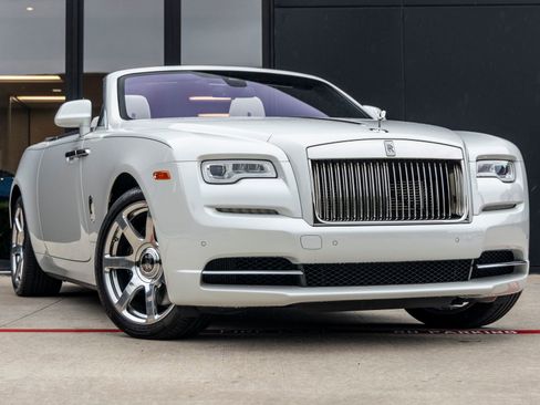Used 2018 Rolls-Royce Dawn RWD image 5
