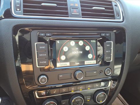 Used 2015 Volkswagen Jetta GLI SEL image 22