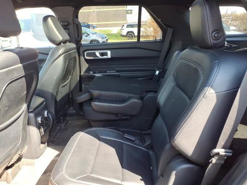 Used 2020 Ford Explorer XLT w/ Equipment Group 202A image 27