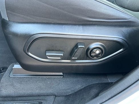 Certified 2023 Jeep Grand Cherokee Laredo w/ Luxury Tech Group I image 21