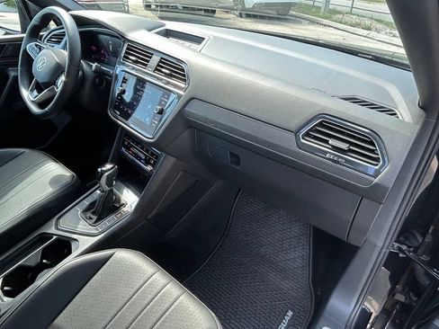 Certified 2023 Volkswagen Tiguan SE R-Line FWD image 34