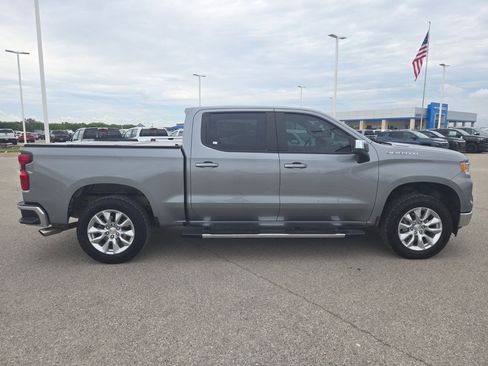 Used 2024 Chevrolet Silverado 1500 LT RWD image 2