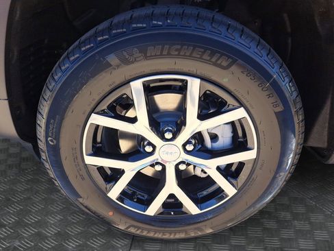 New 2025 Jeep Grand Cherokee Limited image 23