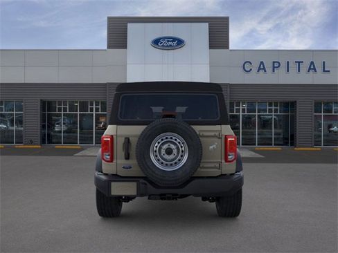 New 2025 Ford Bronco 4-Door image 5