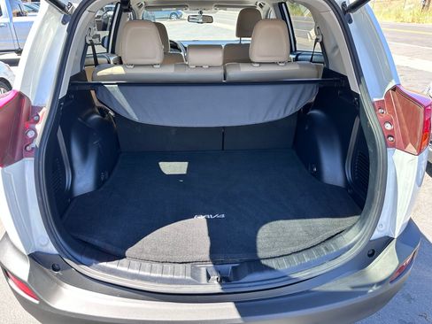 Used 2015 Toyota RAV4 Limited AWD/4WD image 8