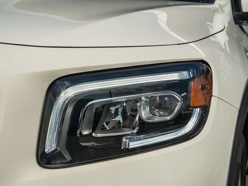 Certified 2022 Mercedes-Benz GLB 250 4MATIC image 12