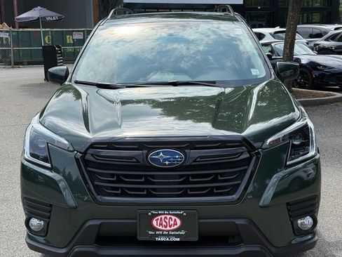 Used 2023 Subaru Forester Premium AWD/4WD image 3