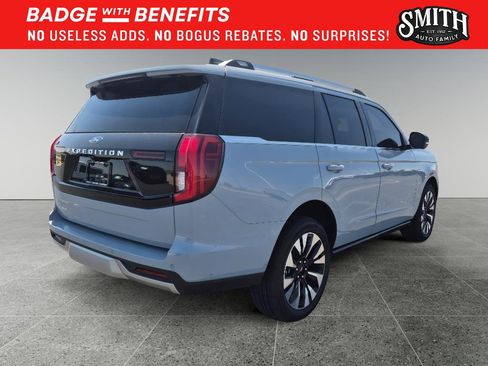 Used 2025 Ford Expedition Platinum w/ Platinum Ultimate Package AWD/4WD image 4