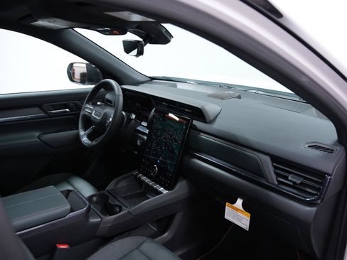 New 2026 GMC Terrain AT4 w/ Convenience Package III AWD/4WD image 18
