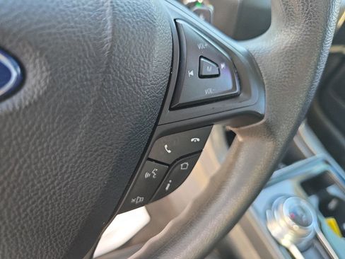 Used 2020 Ford Edge SE image 23