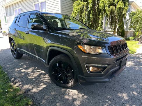 Used 2018 Jeep Compass Latitude w/ Popular Equipment Group AWD/4WD image 1