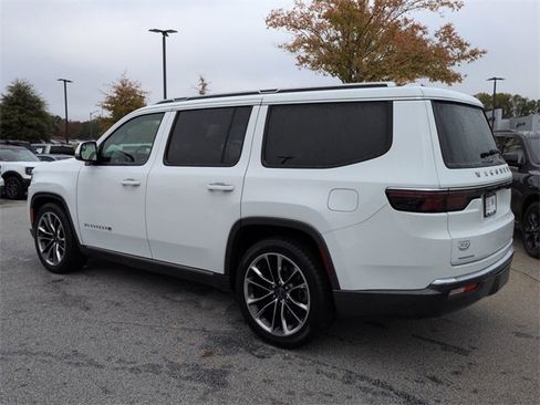 Used 2022 Jeep Wagoneer Series III w/ Premium Group I image 6