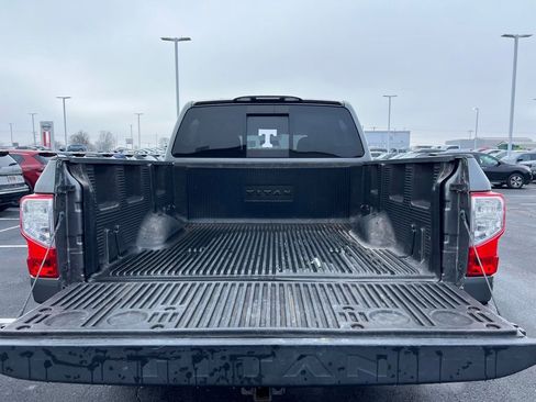Used 2017 Nissan Titan SV image 8