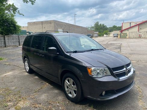 Used 2019 Dodge Grand Caravan SXT FWD image 7