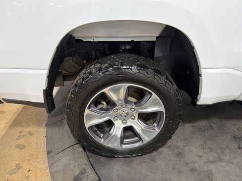 Used 2024 RAM 1500 Laramie AWD/4WD image 37