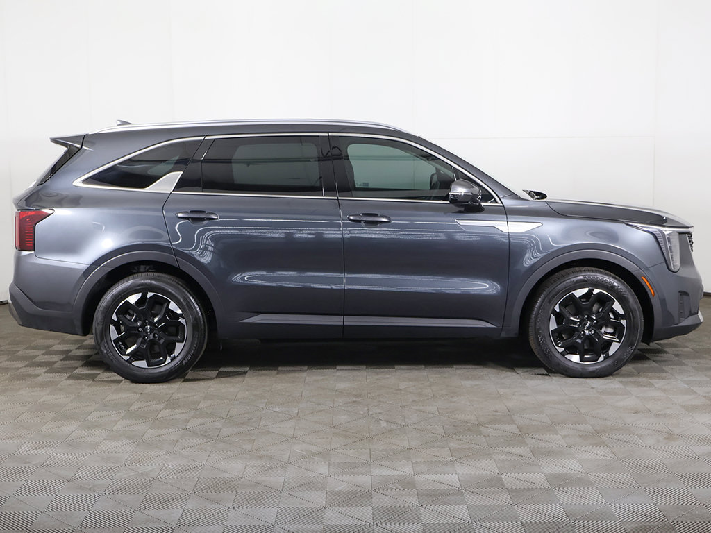 Used 2024 Kia Sorento S w/ Panoramic Sunroof Package FWD image 19