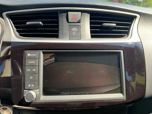Used 2019 Nissan Sentra SR FWD image 12