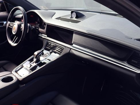 Certified 2023 Porsche Panamera 4 Platinum Edition image 26