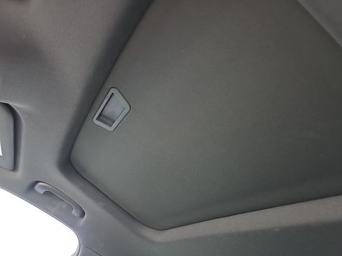 Used 2024 Chevrolet Trax RS w/ Sunroof Package FWD image 21